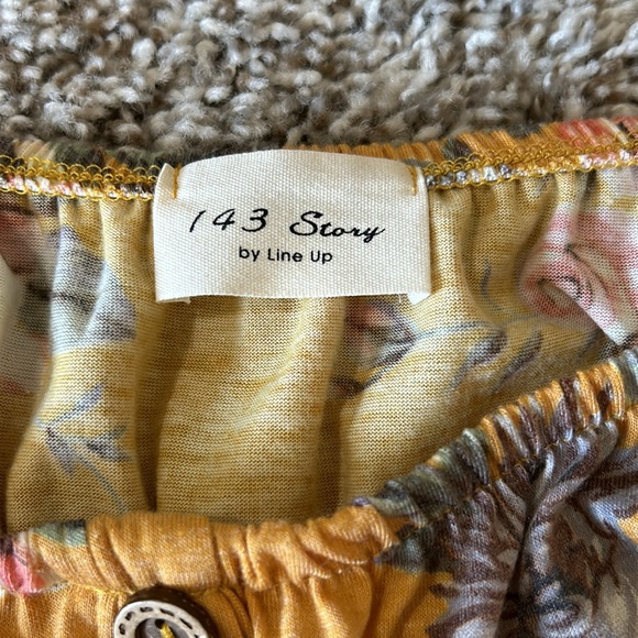 143 Story by Line Up size Large - Picture 2 of 4